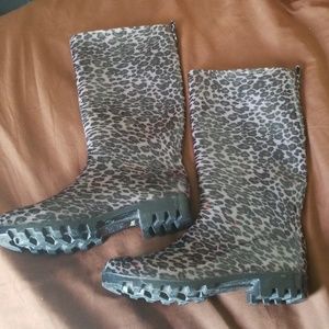 Cheetah print rain boots